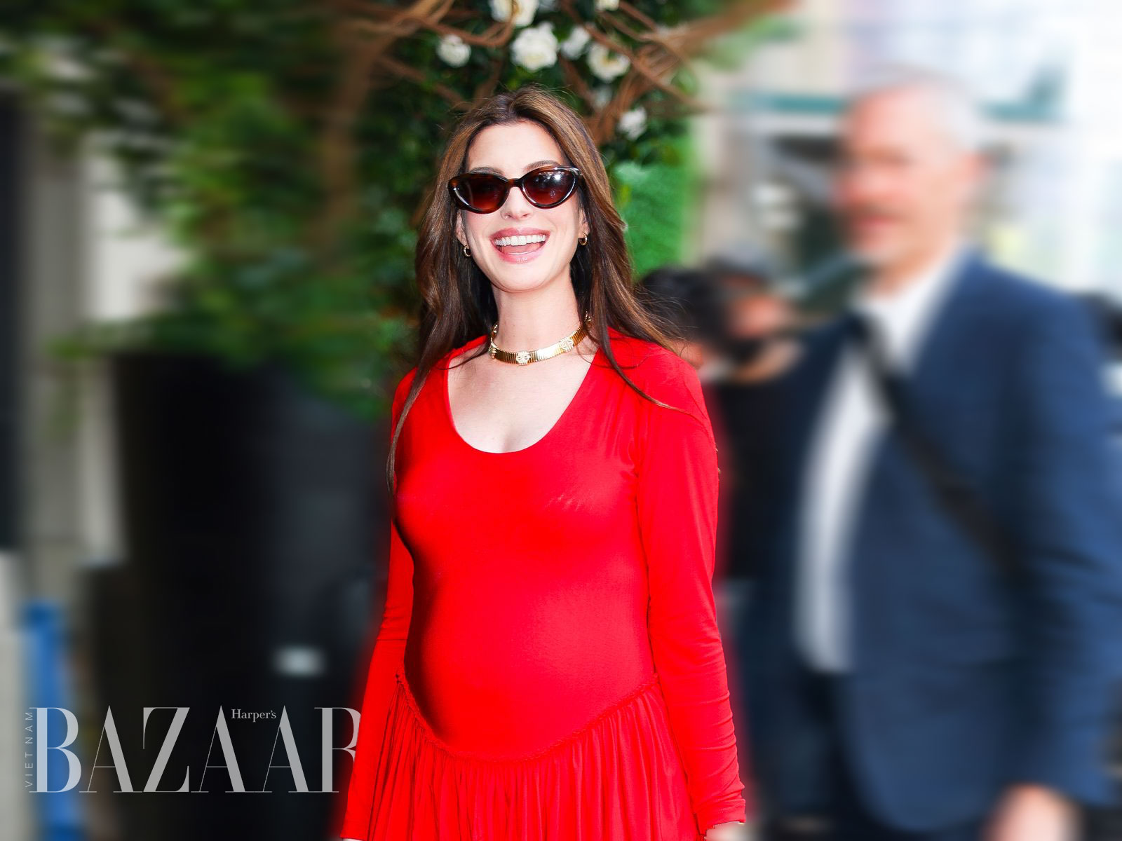 Mẹ bầu Anne Hathaway mặc đồ ngược vẫn đẹp插图2