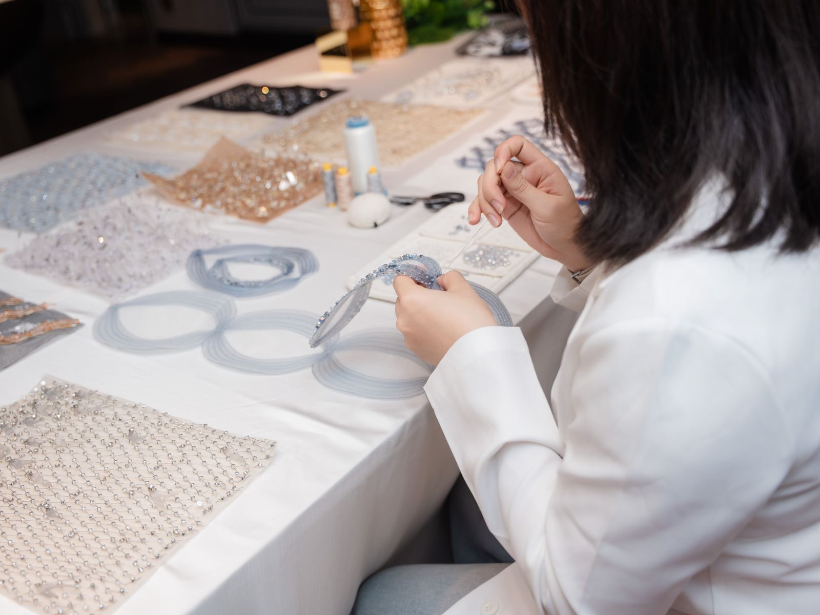 Phan Huy đưa couture Việt sánh vai di sản Pháp của Guerlain插图5