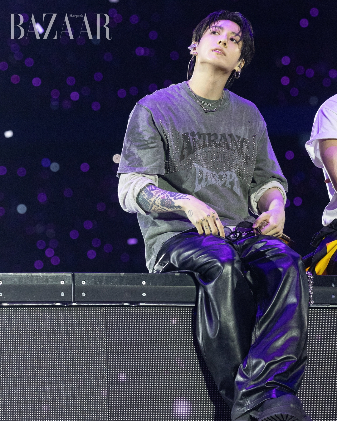 bzvn-jungkook-balenciaga-arirang-concert-paris (4)