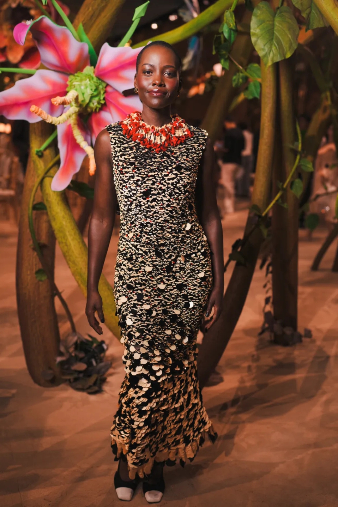 bzvn-lupita-nyongo-sao-tham-du-front-row-chanel-haute-couture-thu-dong-2026