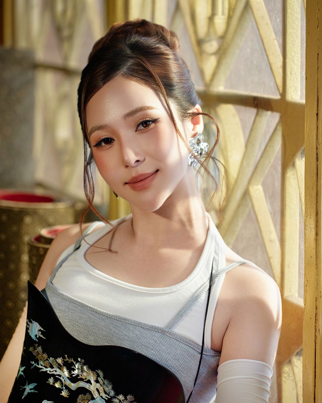 Thời trang “gái Nghệ” của Hương Tràm tôn vinh hay làm loãng văn hóa xứ nghệ?插图