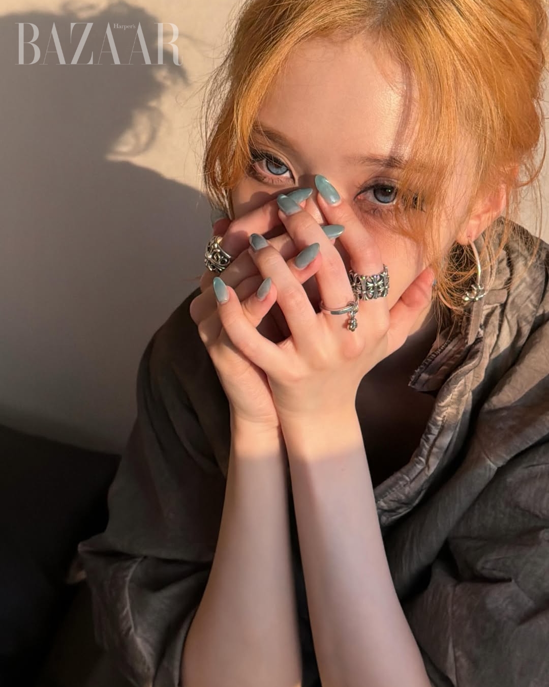 bzvn-xu-huong-trang-diem-he-2026-idol-han-lens-sang-mau-lens-trang-moon-ring (1)