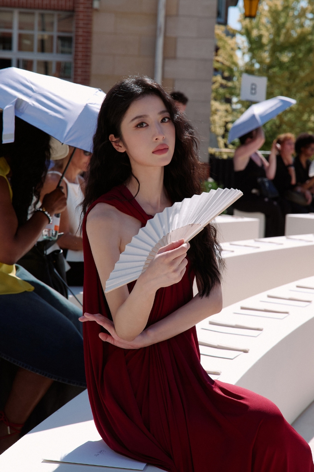 Châu Vũ Đồng chứng kiến BST Haute Couture đầu tay Pierpaolo Piccioli thực hiện cho Balenciaga插图
