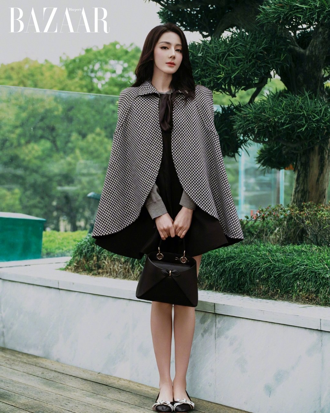 Giày Dior nâng niu bàn chân Địch Lệ Nhiệt Ba như một món quà插图4