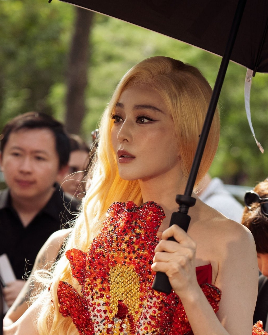 Phạm Băng Băng lần đầu thử sức với tóc vàng, như nhân vật fantasy插图1 Phạm Băng Băng lần đầu thử sức với tóc vàng, như nhân vật fantasy插图1