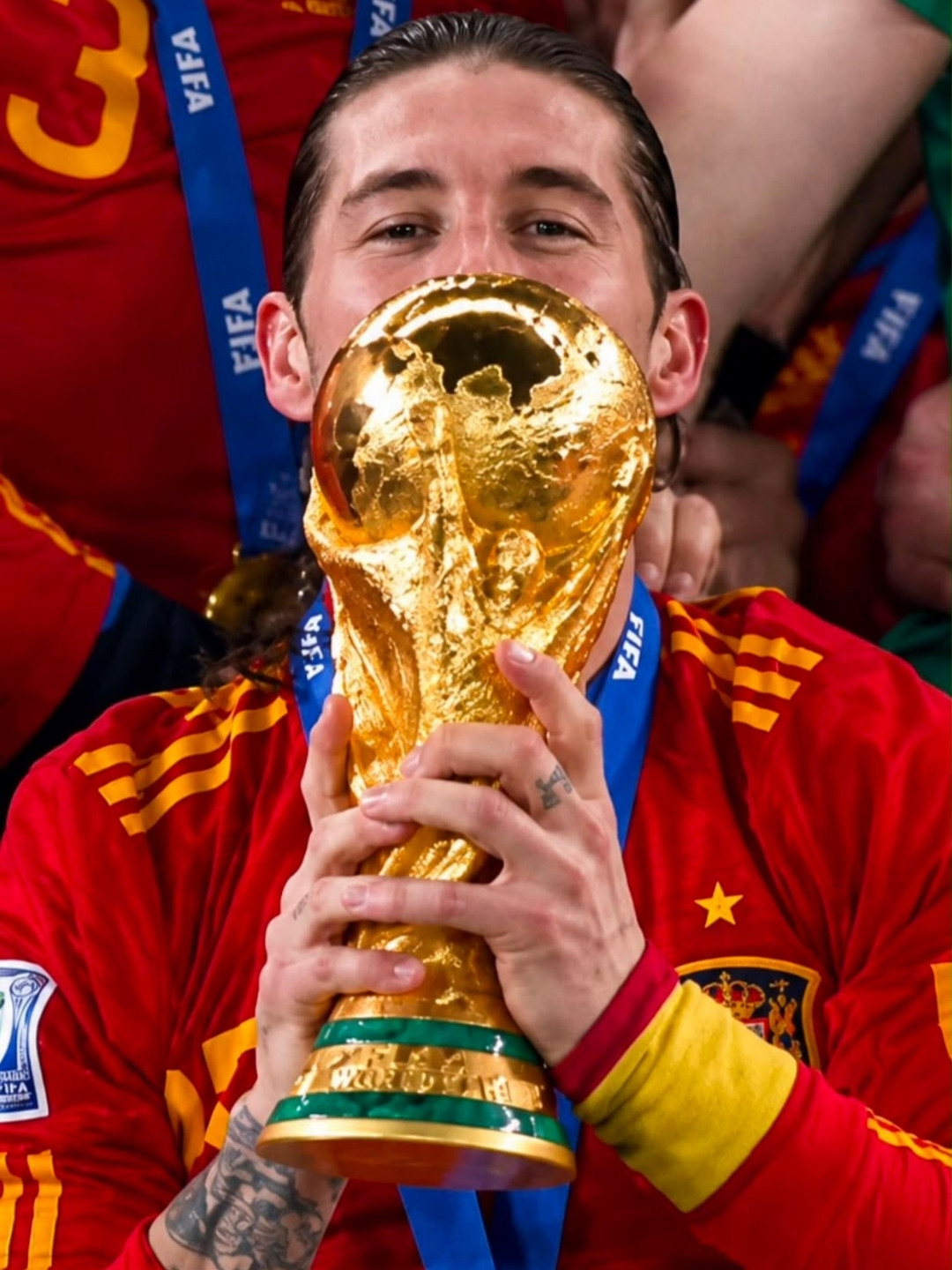 Sergio Ramos không còn thi đấu nhưng vẫn thu hút sự chú ý tại World Cup 2026 vì quá lịch lãm插图5