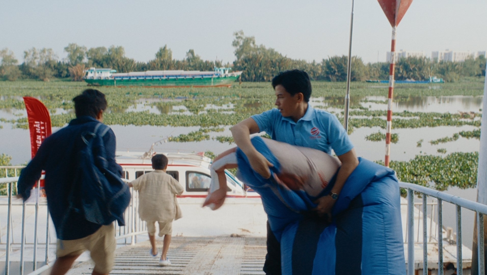 “Anh Tạ” Phương Nam bất lực trước cậu con trai hiếu động trong phim Chuyến Đi Nhớ Đời插图1