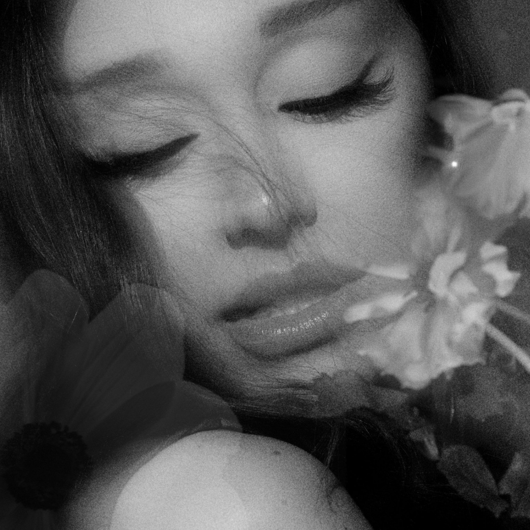 Ariana Grande tái xuất làng nhạc với album Petal插图1