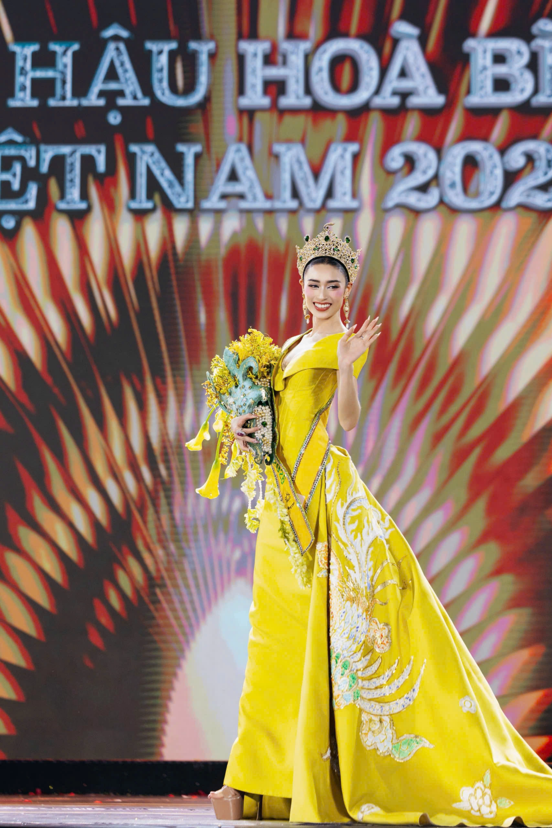 miss-grand-vietnam-2026-emoura-pham-la-ai