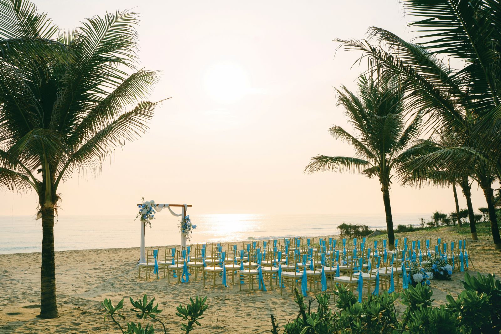 Đám cưới bên biển trong mơ tại Royal Beachfront Villas & Spa Danang插图1