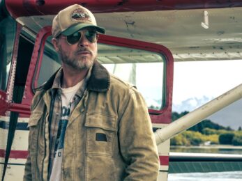 Brad Pitt mắc kẹt giữa vùng hoang dã trong Trái Tim Quái Thú