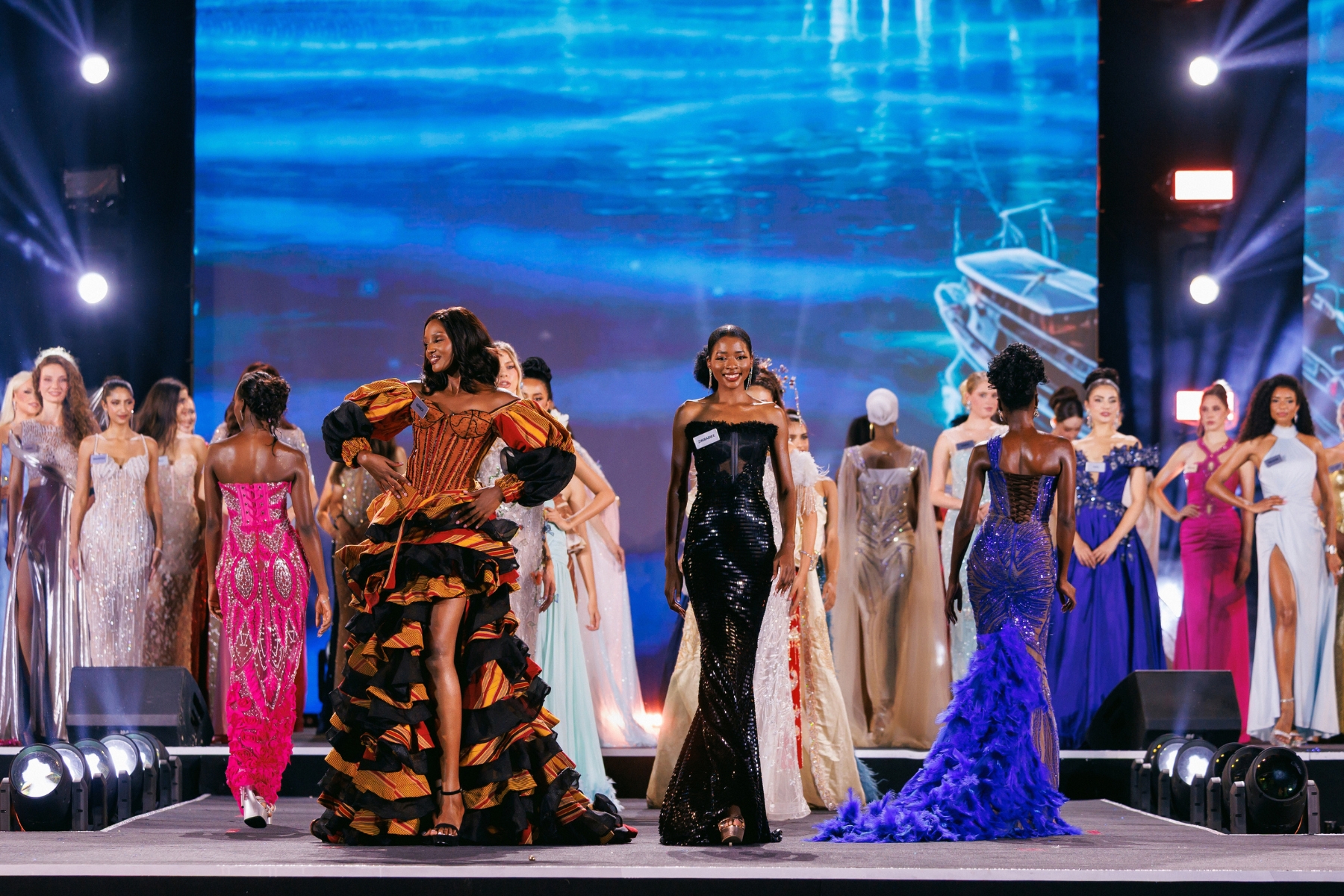 Đêm khai mạc Miss World 2026 tại Quảng Ninh có gì hay mà thu hút 10.000 khán giả?插图10 bzvn dem khai mac miss world 2026 quang ninh (12)
