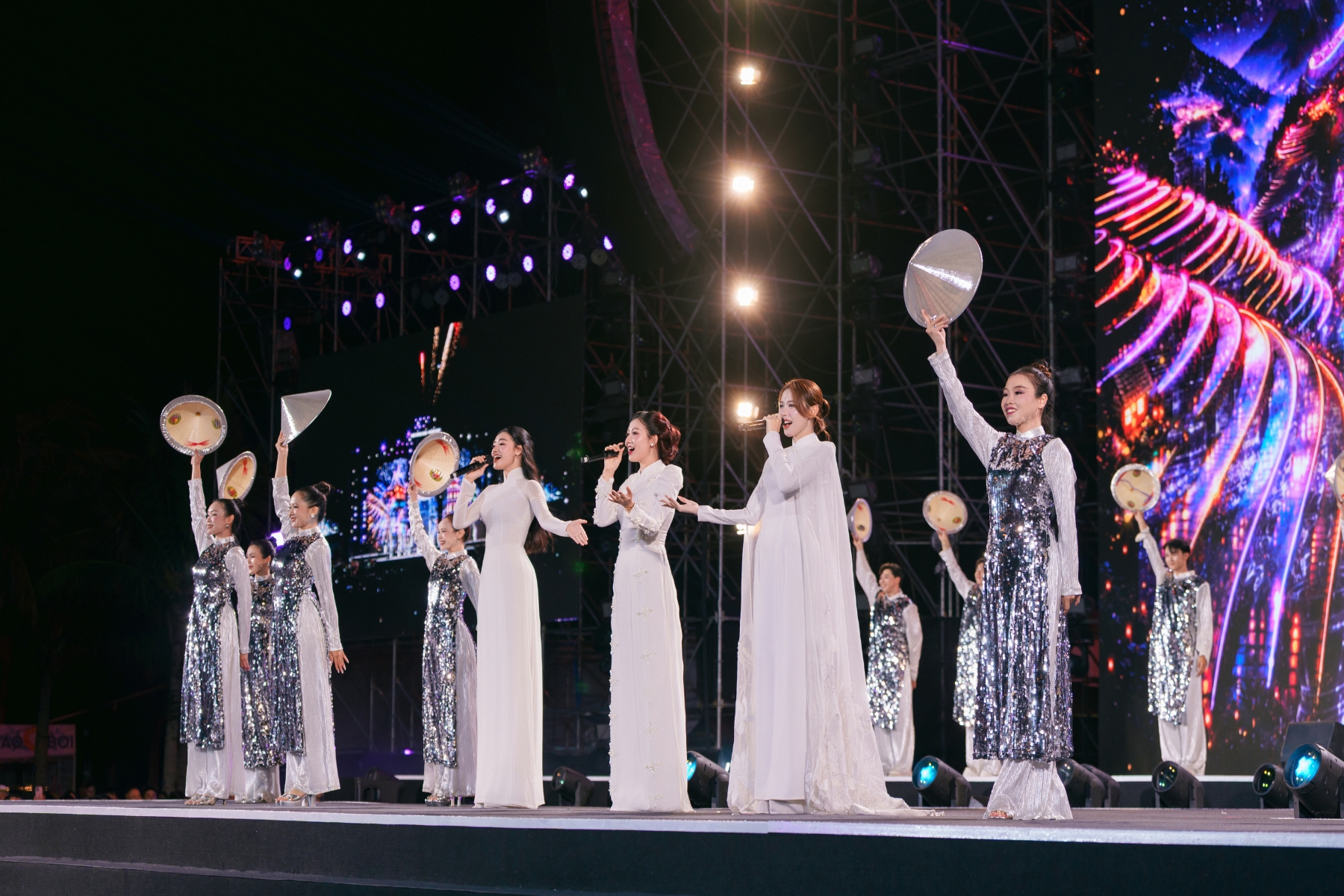 bzvn dem khai mac miss world 2026 quang ninh (15)