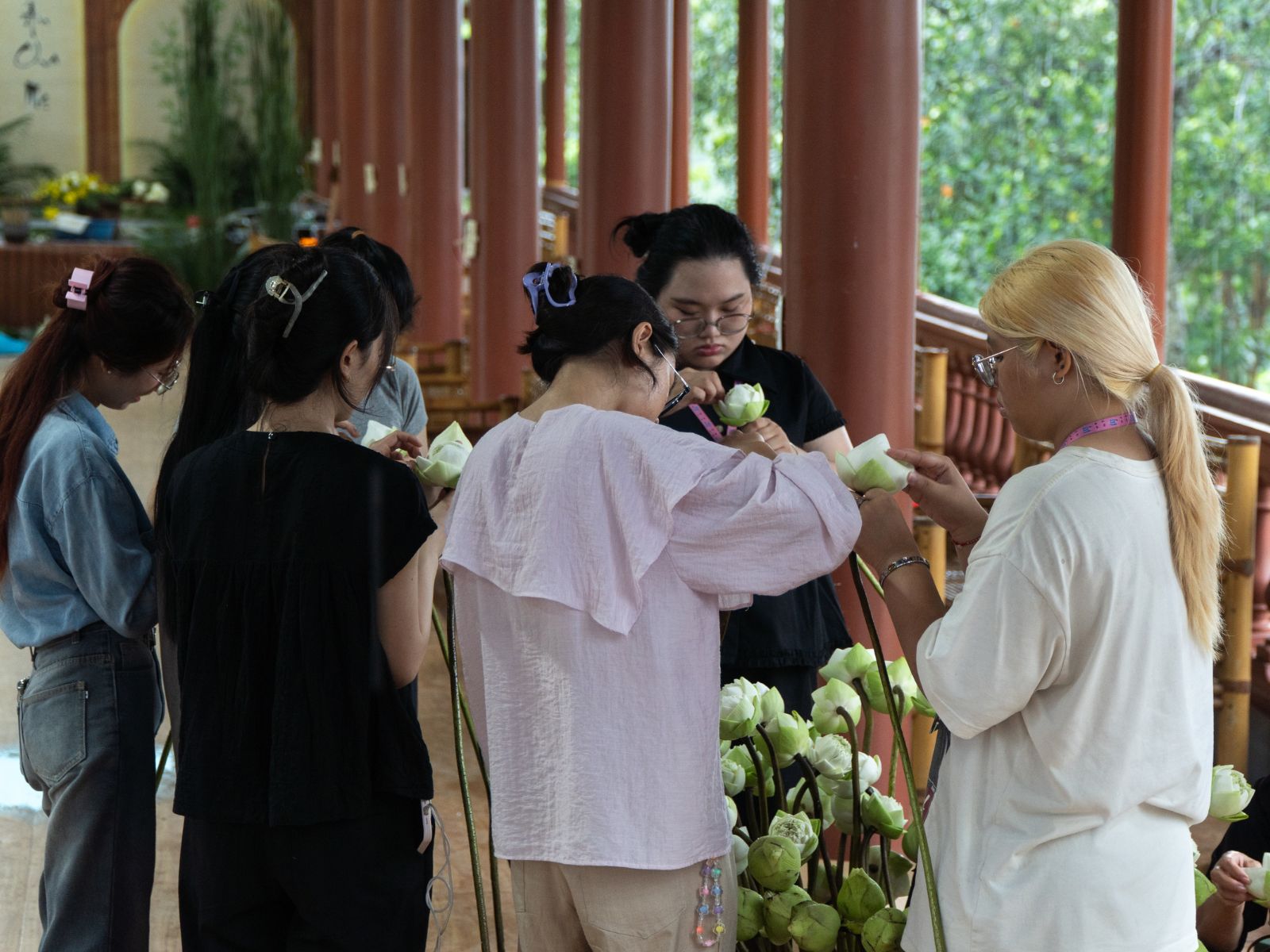 Hương Truyền Khói Nối: Dự án tiếp nối truyền thống của sinh viên Đại học FPT Hà Nội插图4