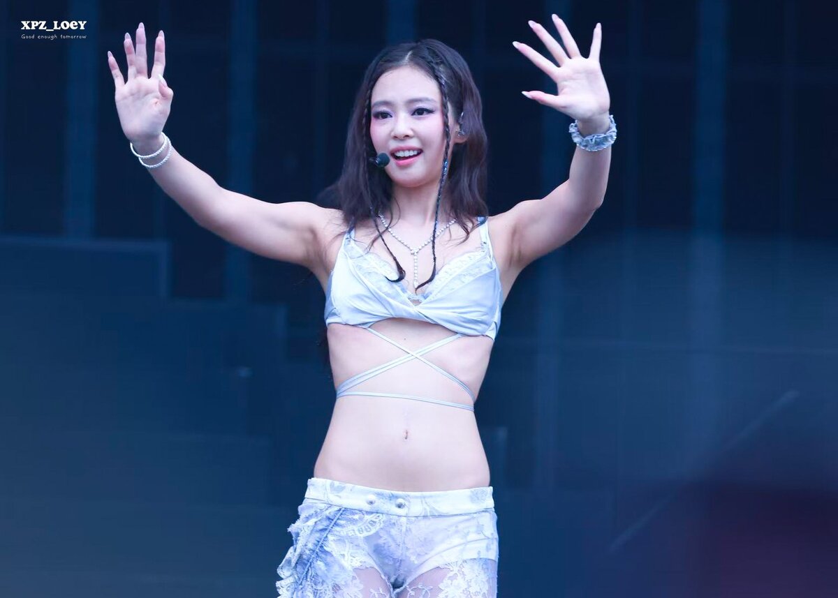 bzvn-jennie-blackpink-summer-sonic-2026-osaka-alexander-mcqueen00001