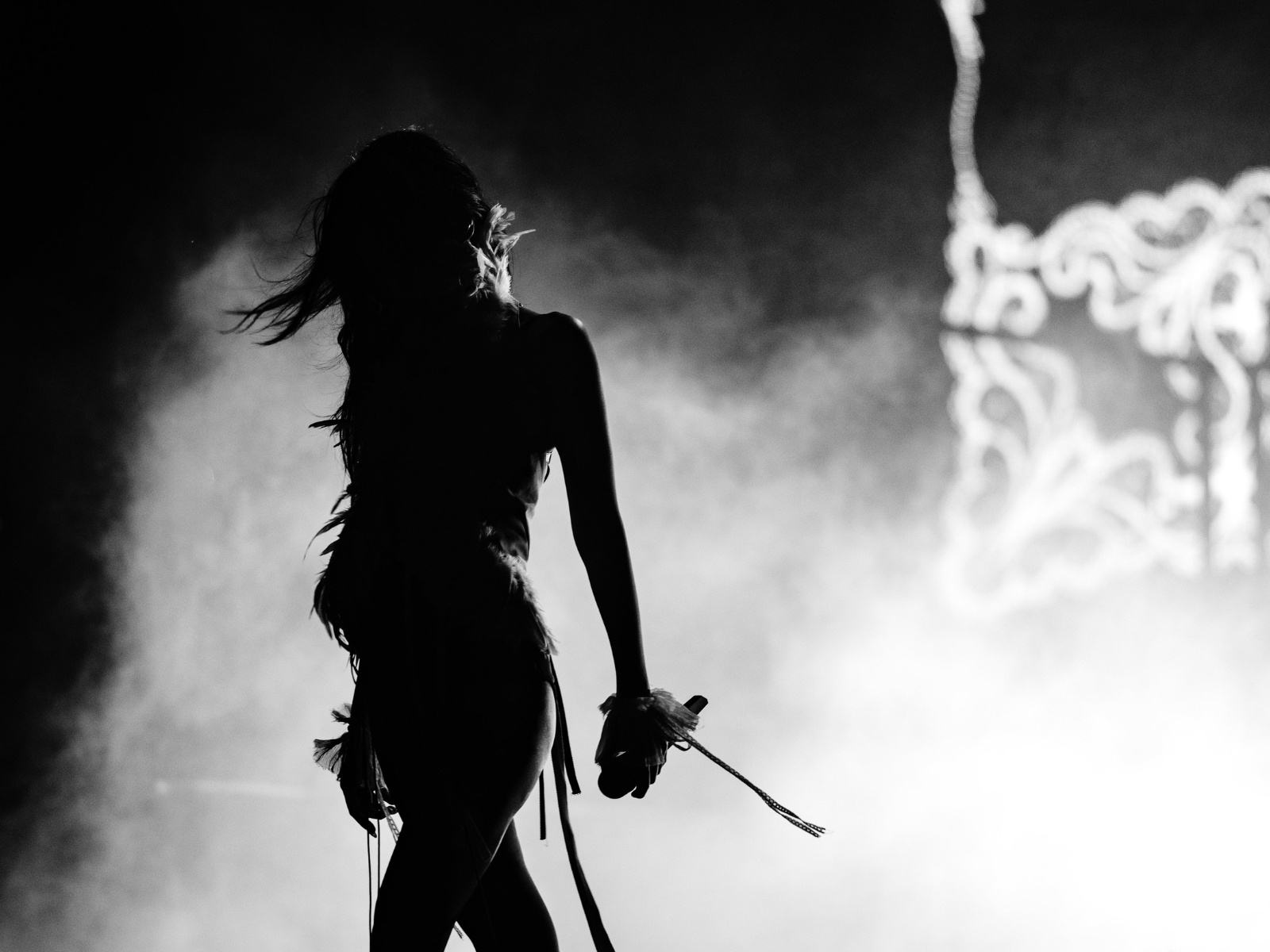 bzvn-jennie-lollapalooza-2026-ann-demeulemeester (3)