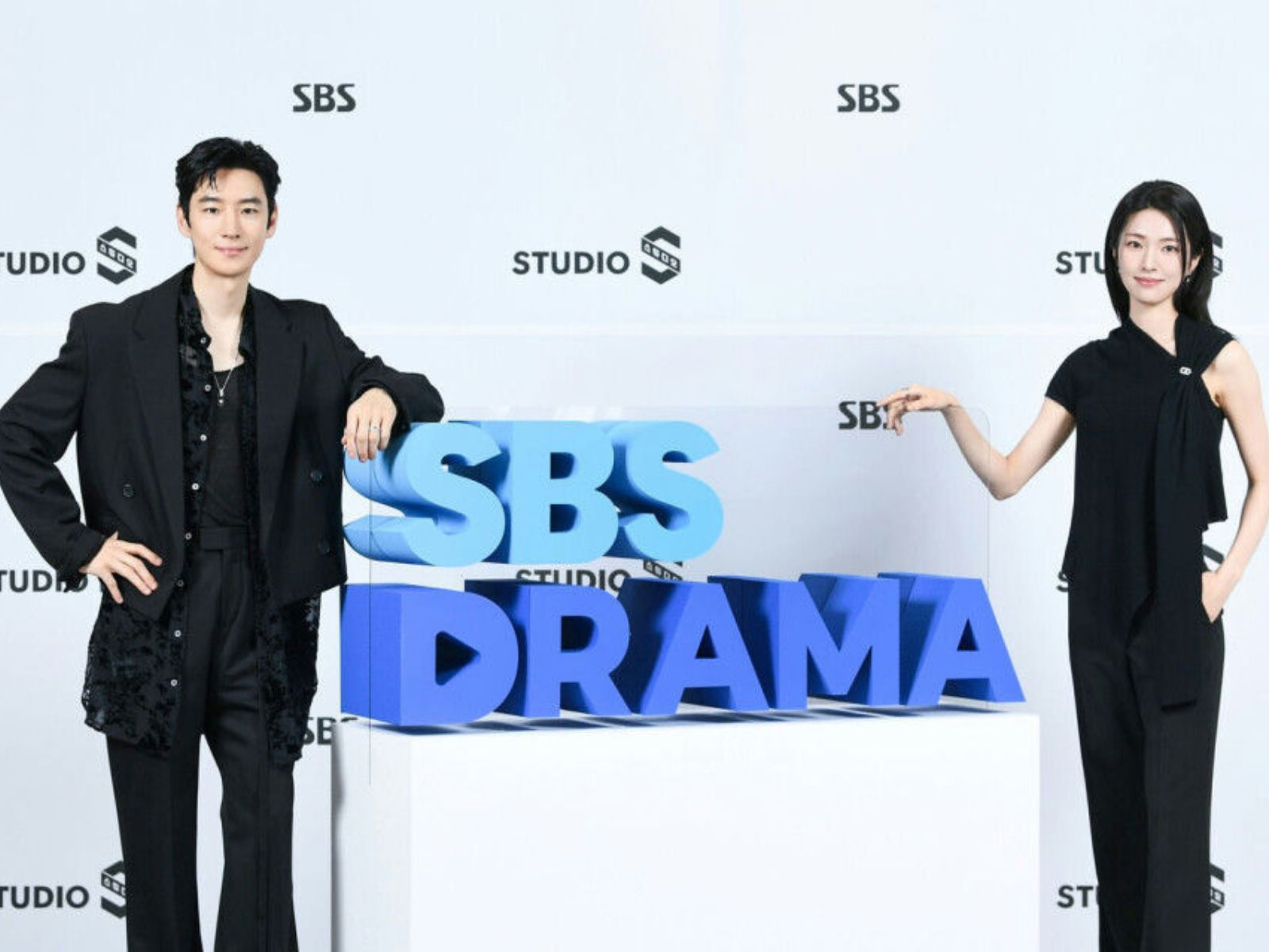 Lee Je Hoon lại gặp vận xui vì tin đồn của bạn diễn Ha Young插图2