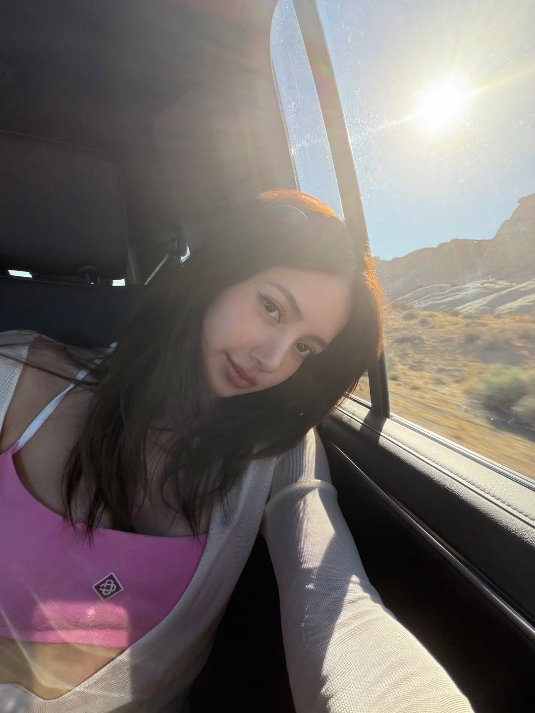bzvn-lisa-blackpink-antelope-canyon-hem-nui-linh-duong (5)
