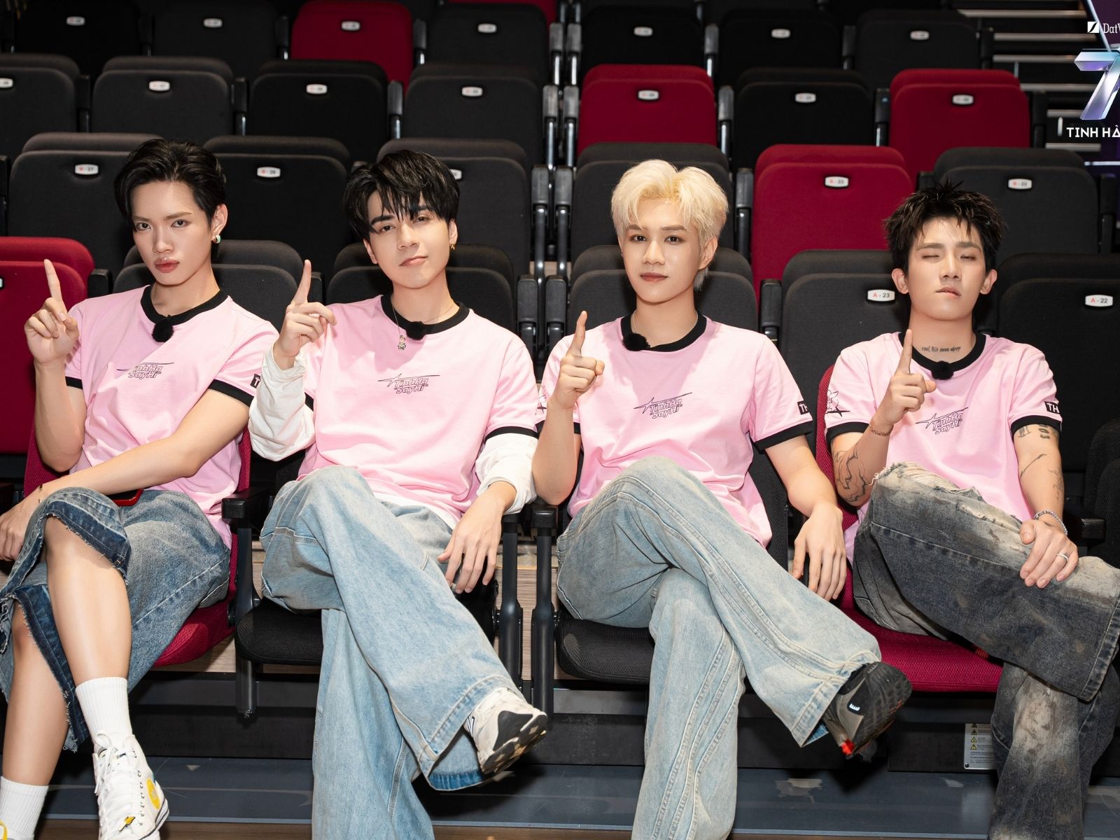 Quang Hùng MasterD, Wren Evans, CONGB, HURRYKNG và JSOL dẫn dắt Livestage 4 Tinh Hà “Say Hi”插图5