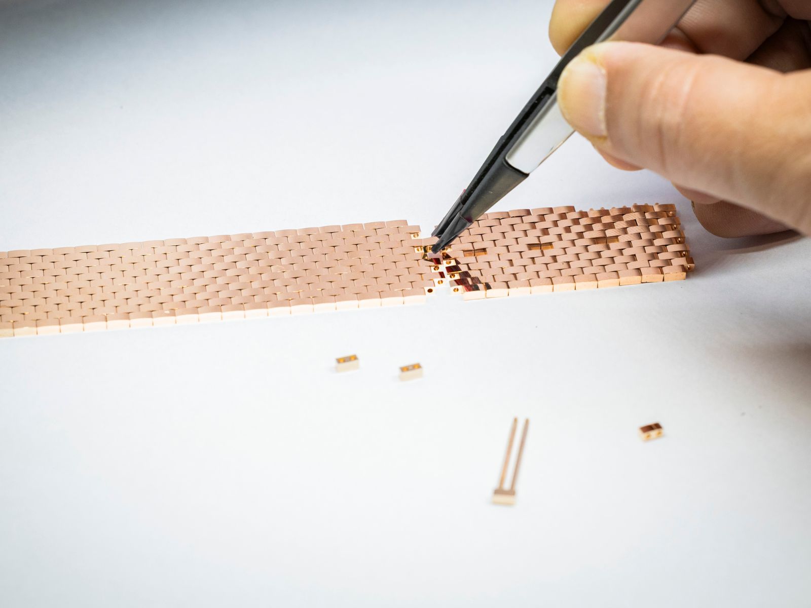 Tinh hoa thủ công làm nên Van Cleef & Arpels LUDO插图6