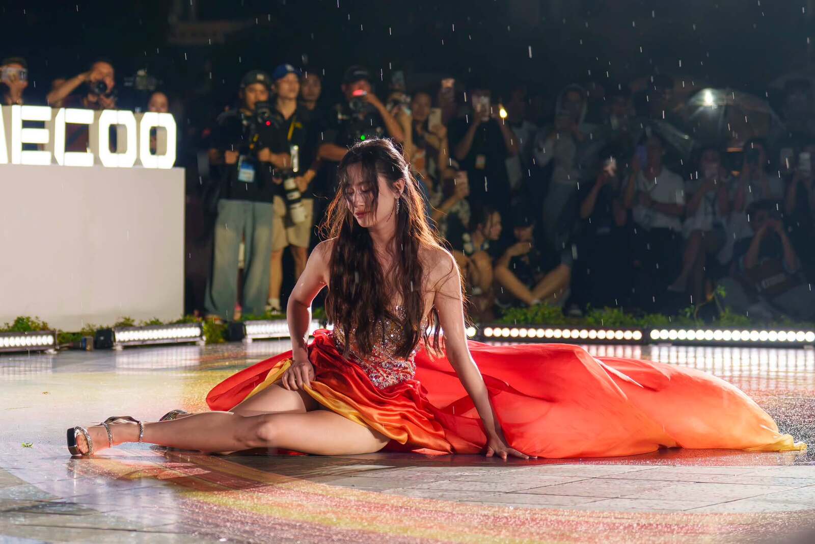 bzvn-luong-thuy-linh-te-nga-tai-vbff-miss-world00002