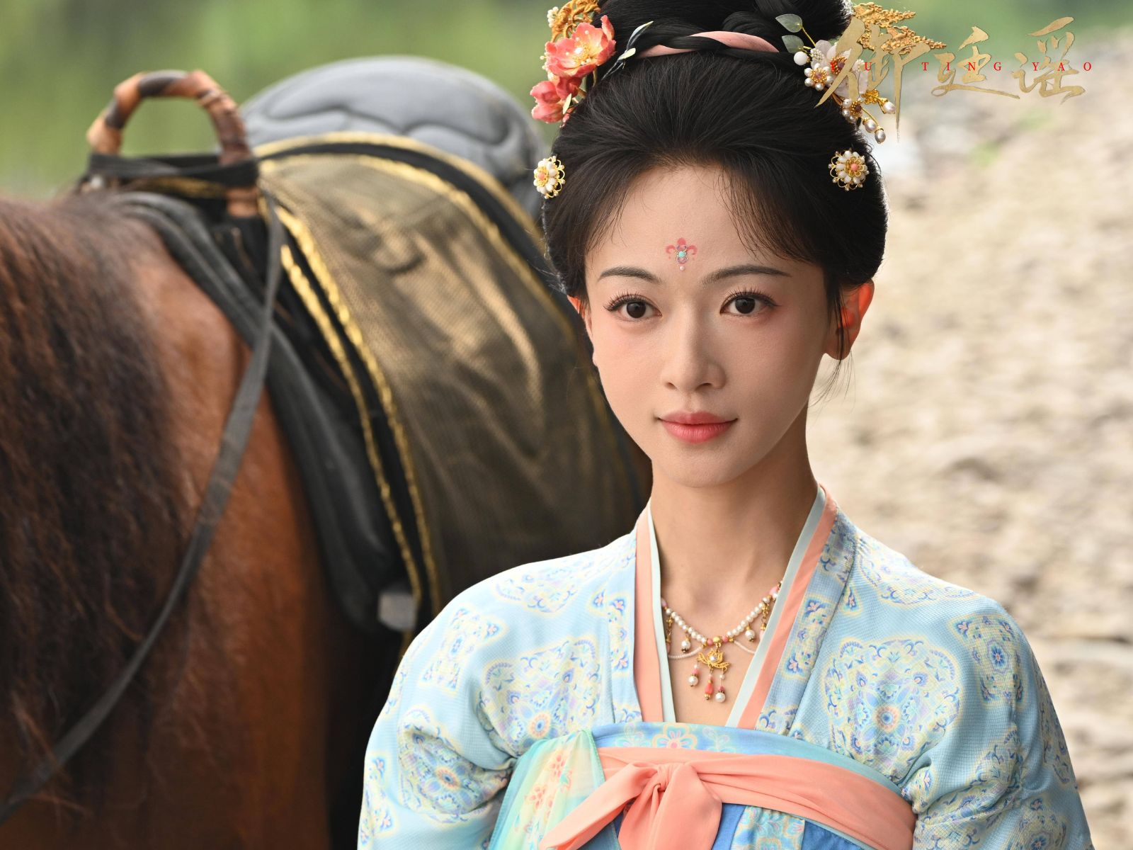 bzvn-phim-ngu-dinh-dao-cua-ngo-can-ngon-mo-dau-ram-ro-nhung-ket-thuc-trong-tham-lang-3
