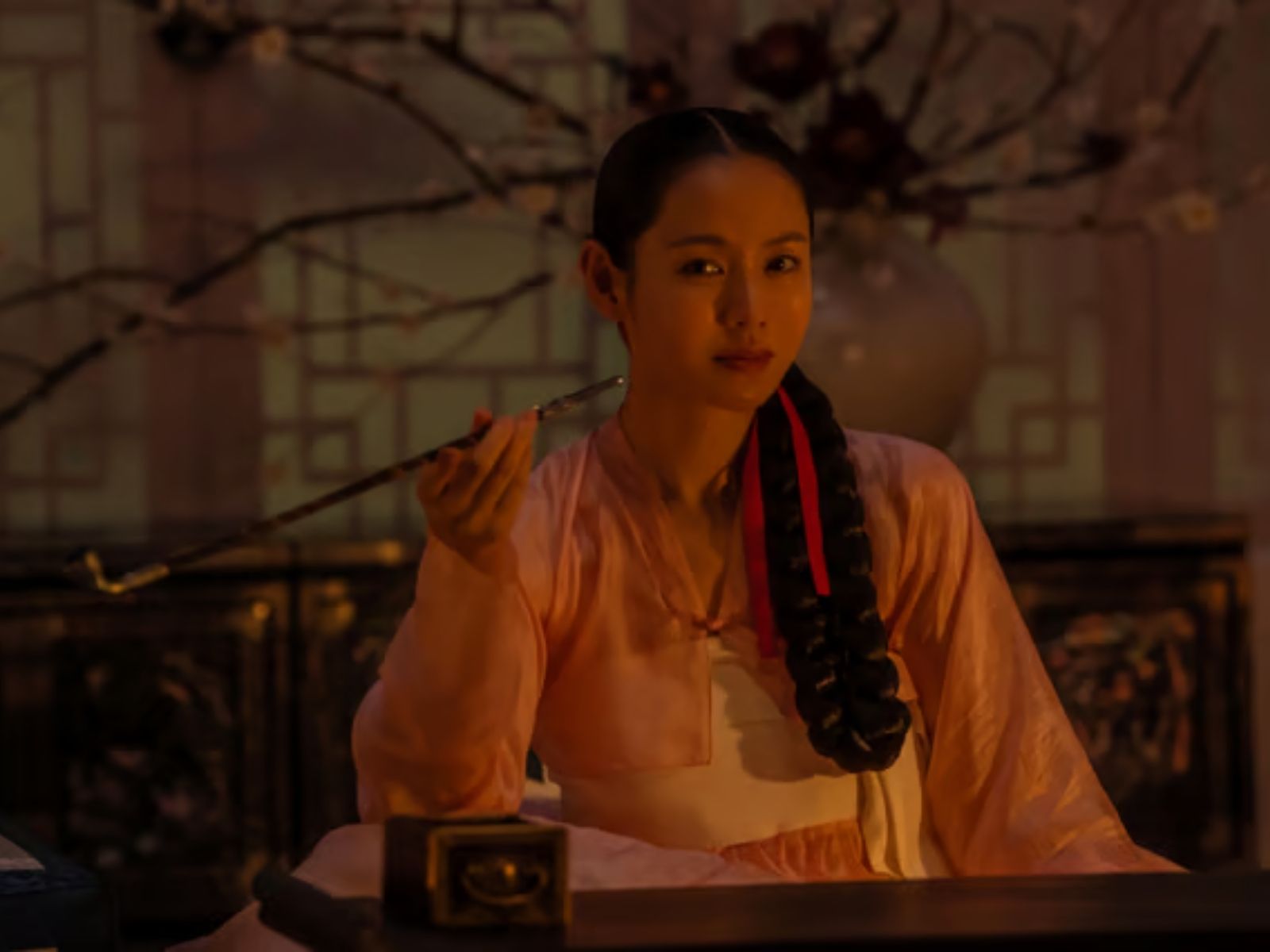 Son Ye Jin xé bỏ hình ảnh ngọt ngào trong phim cổ trang 18+ The Scandal của Netflix插图2