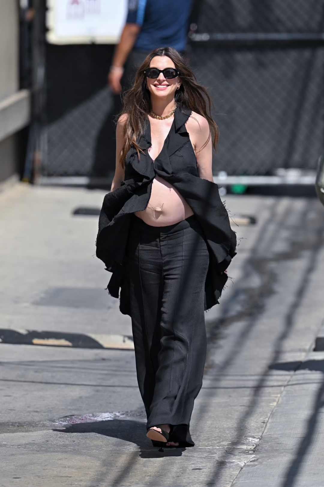 bzvn-thoi-trang-bau-cua-anne-hathaway (2)