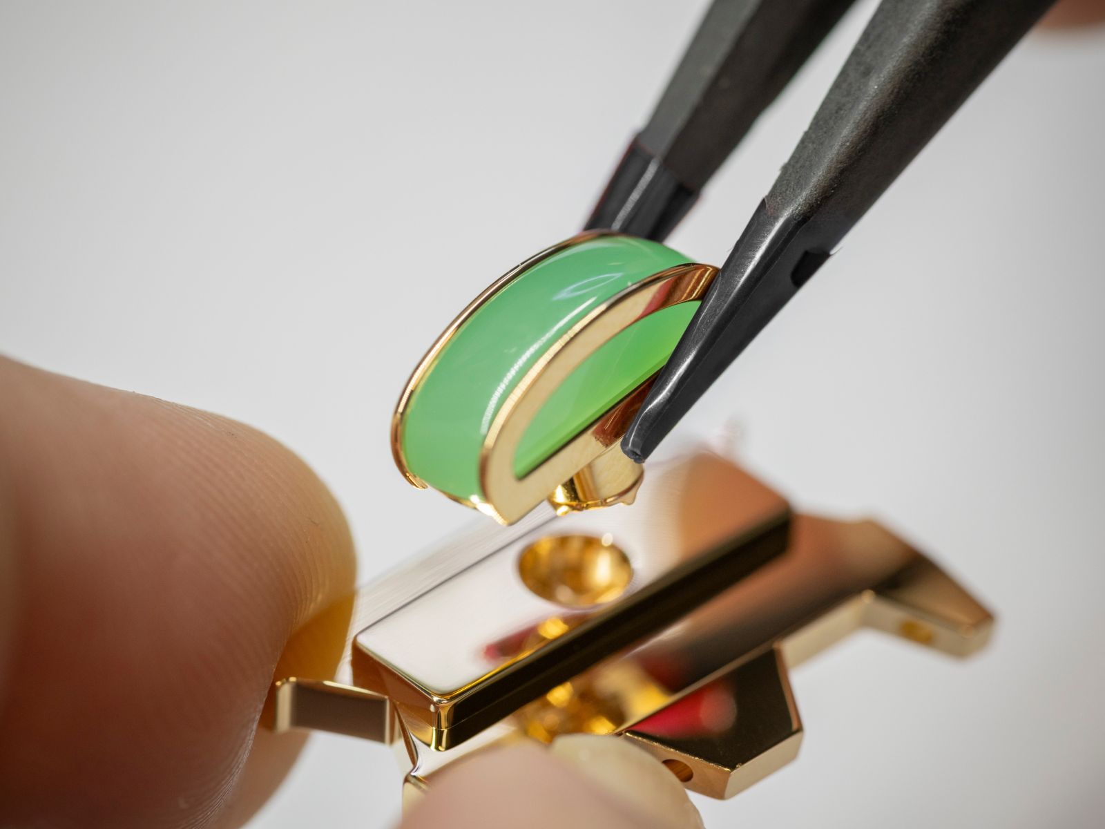Tinh hoa thủ công làm nên Van Cleef & Arpels LUDO插图4