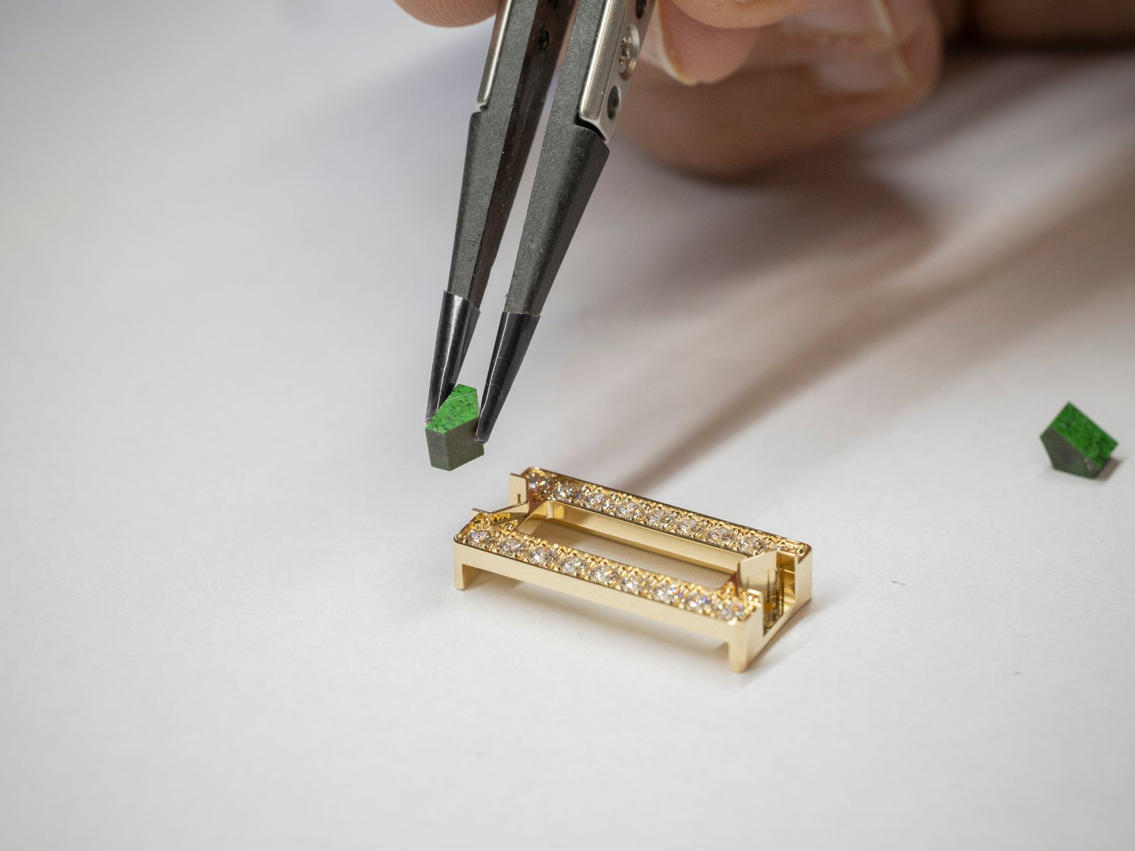 Tinh hoa thủ công làm nên Van Cleef & Arpels LUDO插图5