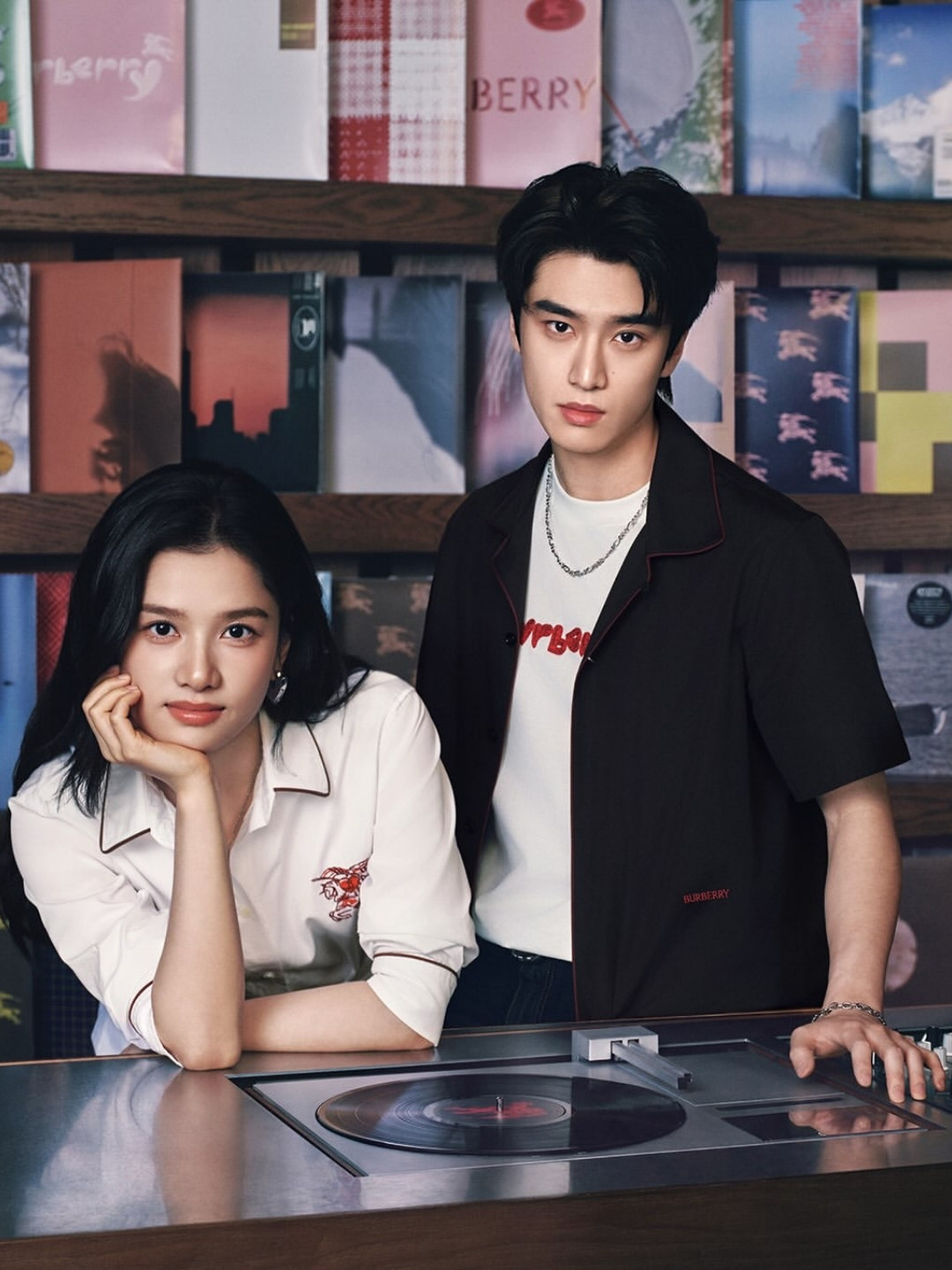 Burberry se duyên cho Trương Tịnh Nghi và Trương Khang Lạc插图