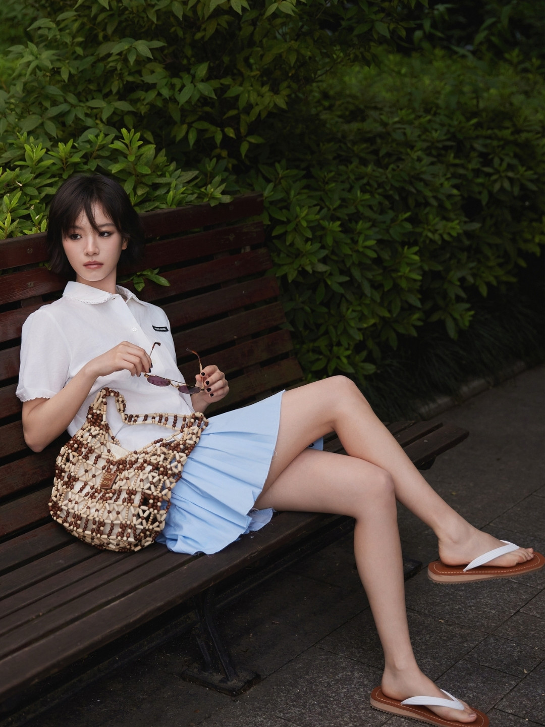 Jang Wonyoung, Ella Gross vintage cùng túi kết hạt Miu Miu Mesh Bag插图8