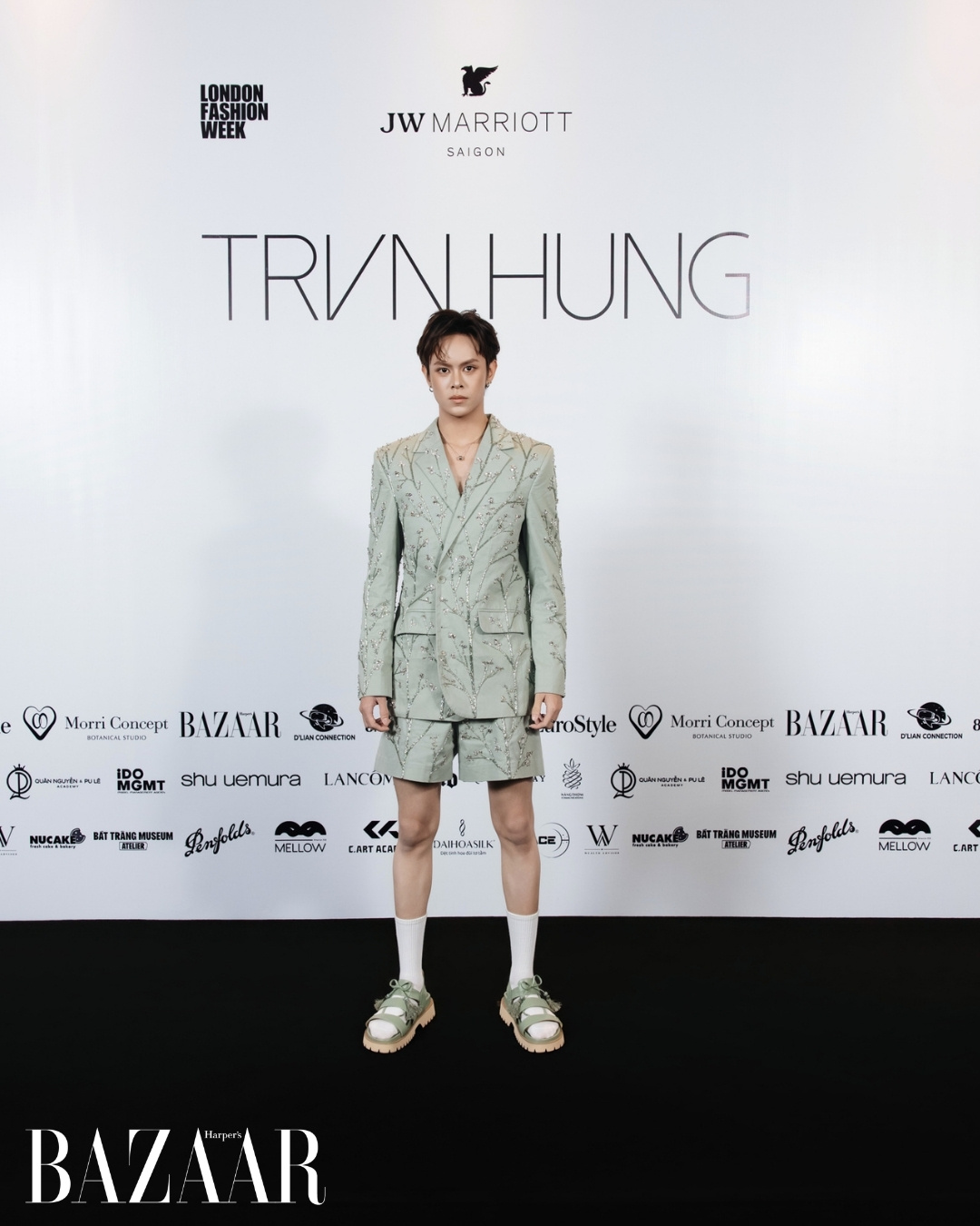 Thảm đỏ kỷ niệm 10 năm TRAN HUNG rực rỡ như vườn hoa插图25
