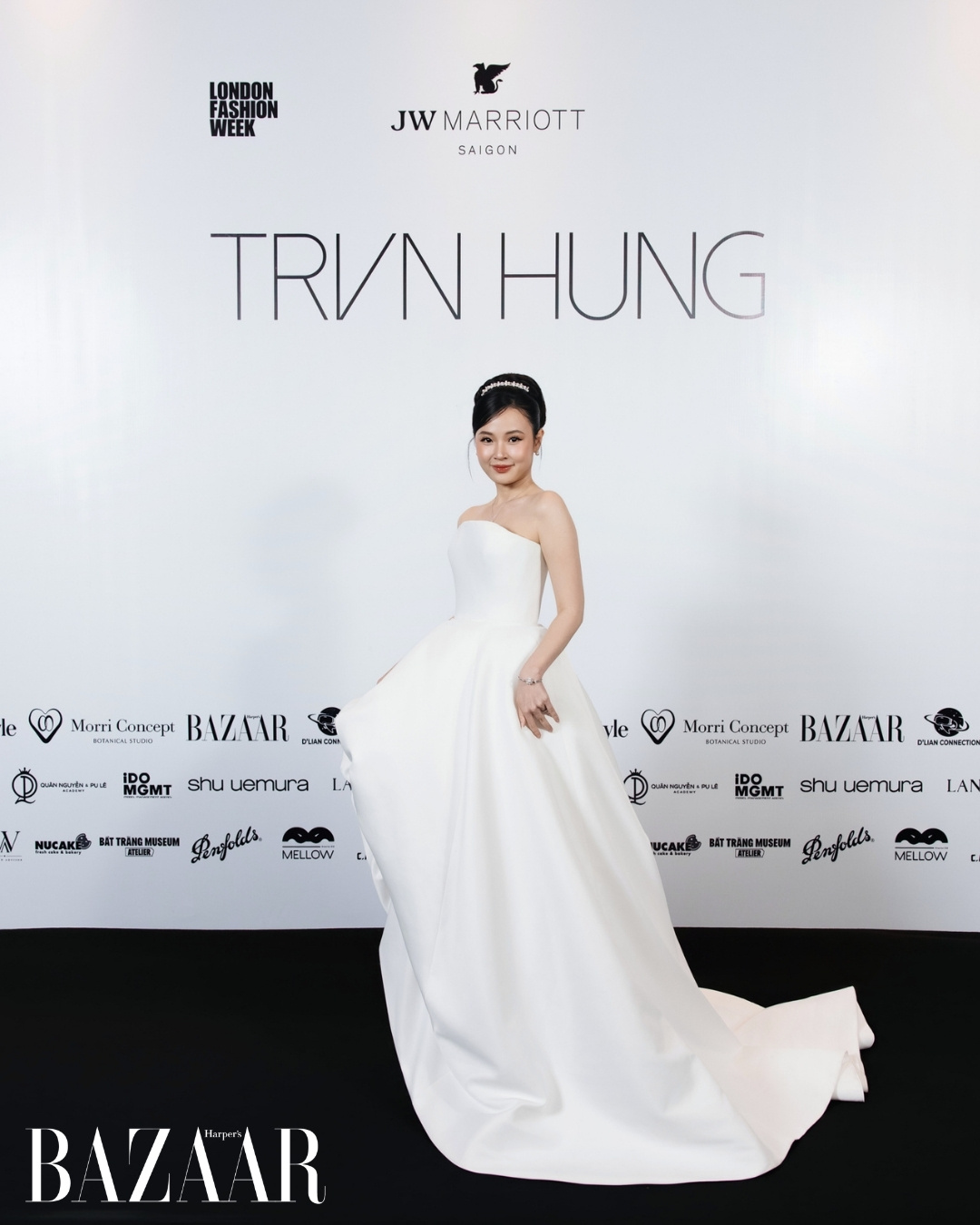 Thảm đỏ kỷ niệm 10 năm TRAN HUNG rực rỡ như vườn hoa插图9