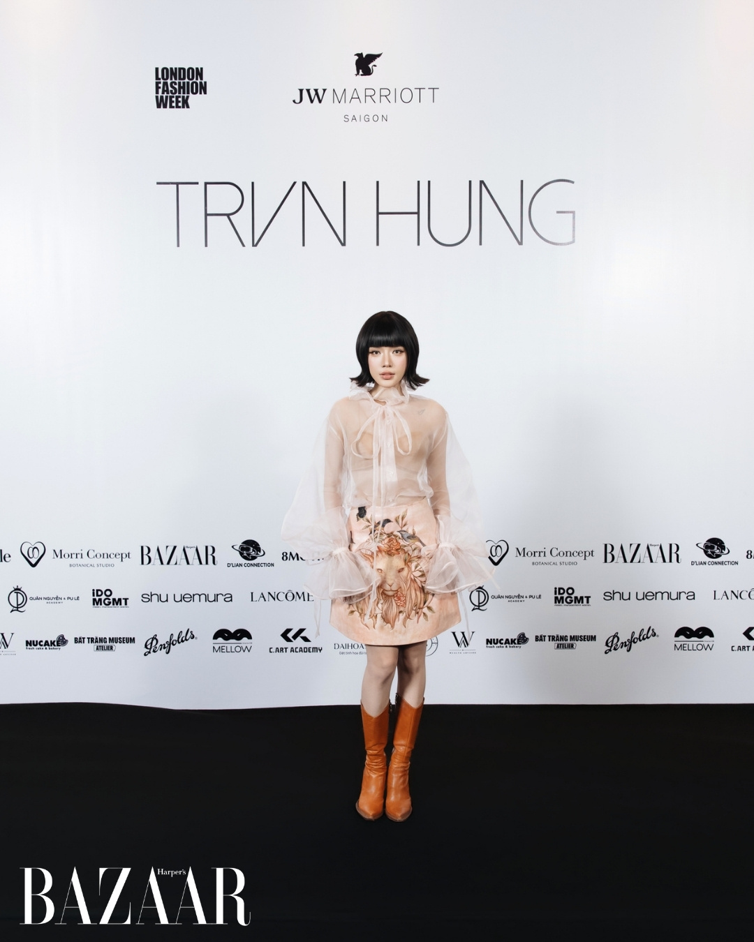 Thảm đỏ kỷ niệm 10 năm TRAN HUNG rực rỡ như vườn hoa插图27