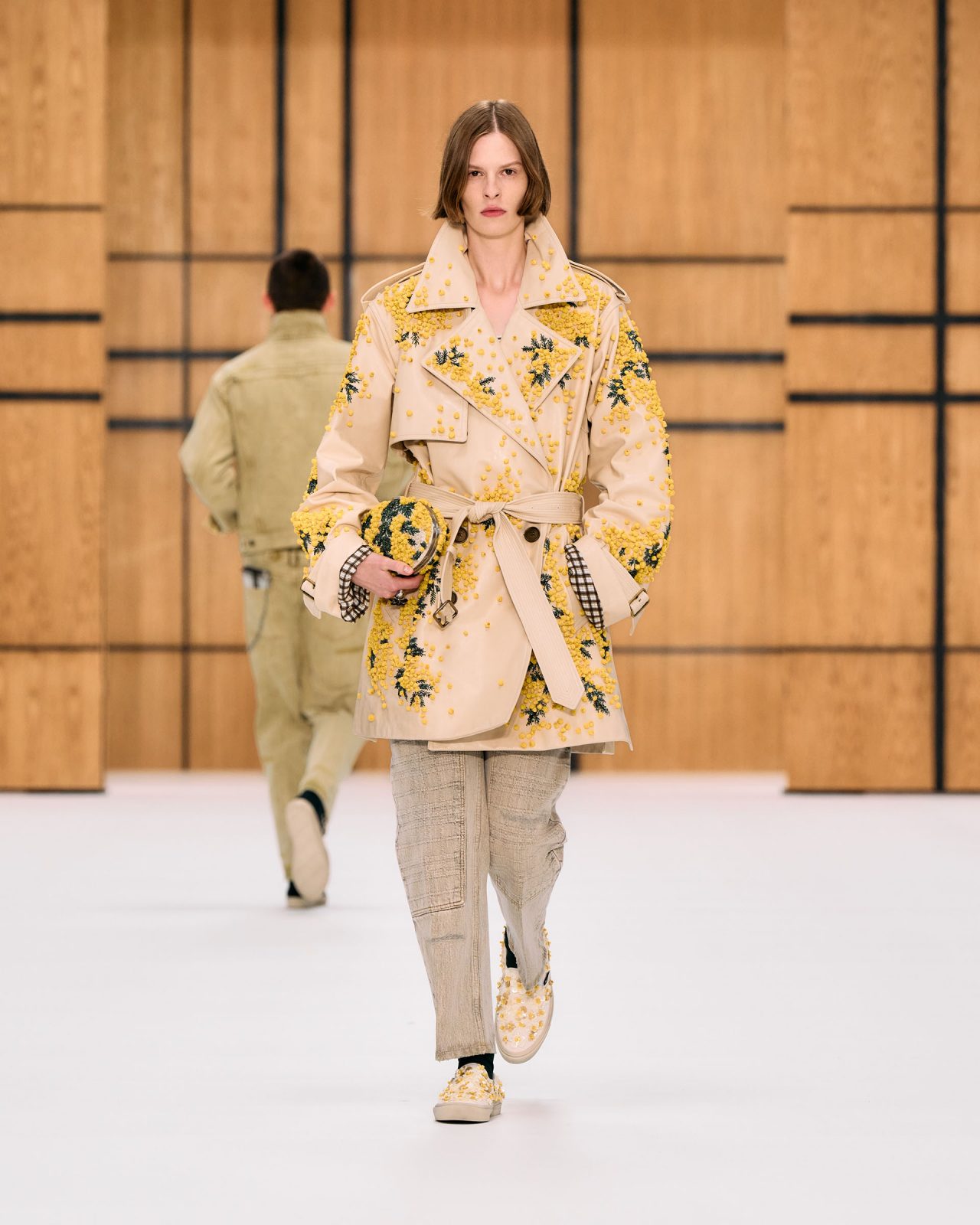Burberry Xuân Hè 2027: Burberry đâu chỉ có họa tiết kẻ sọc tartan插图10