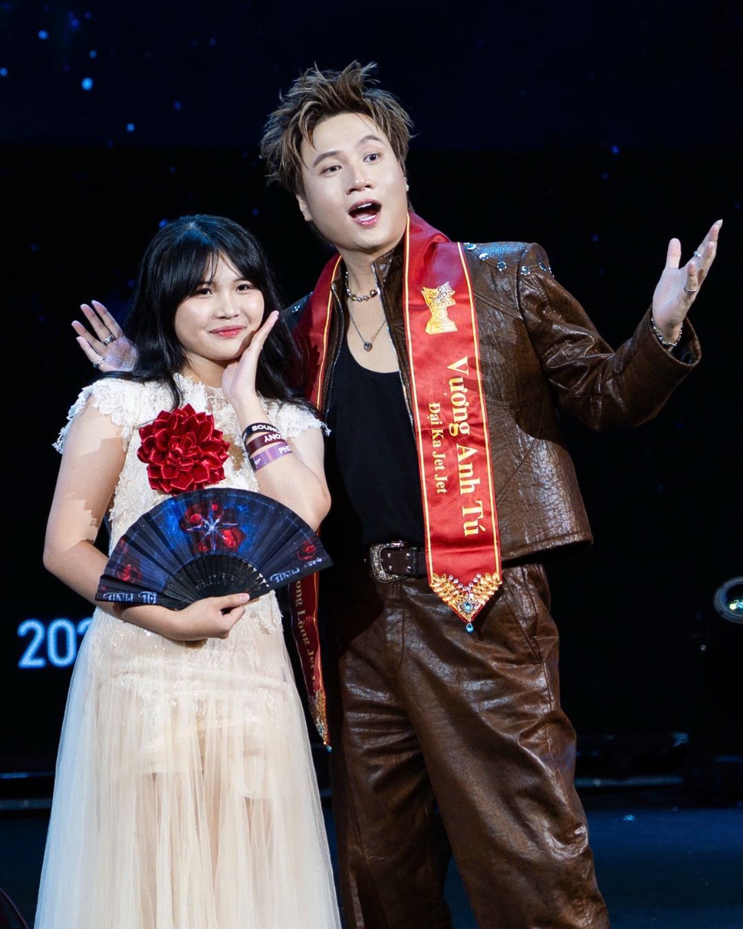 Dàn Anh Tài “quậy đục nước” fancon đầu tiên của Vương Anh Tú插图1