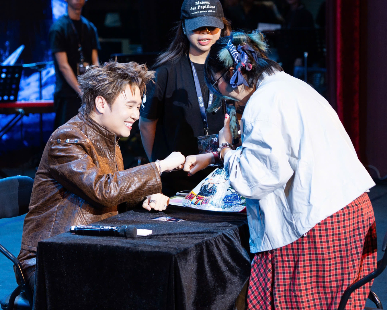 Dàn Anh Tài “quậy đục nước” fancon đầu tiên của Vương Anh Tú插图2