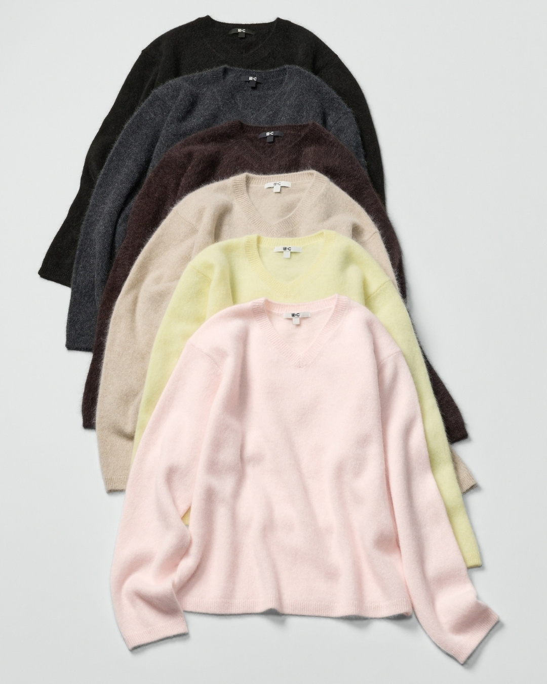 Clare Waight Keller “giấu” kỹ nghệ Haute Couture trong UNIQLO : C Thu/Đông 2026插图8