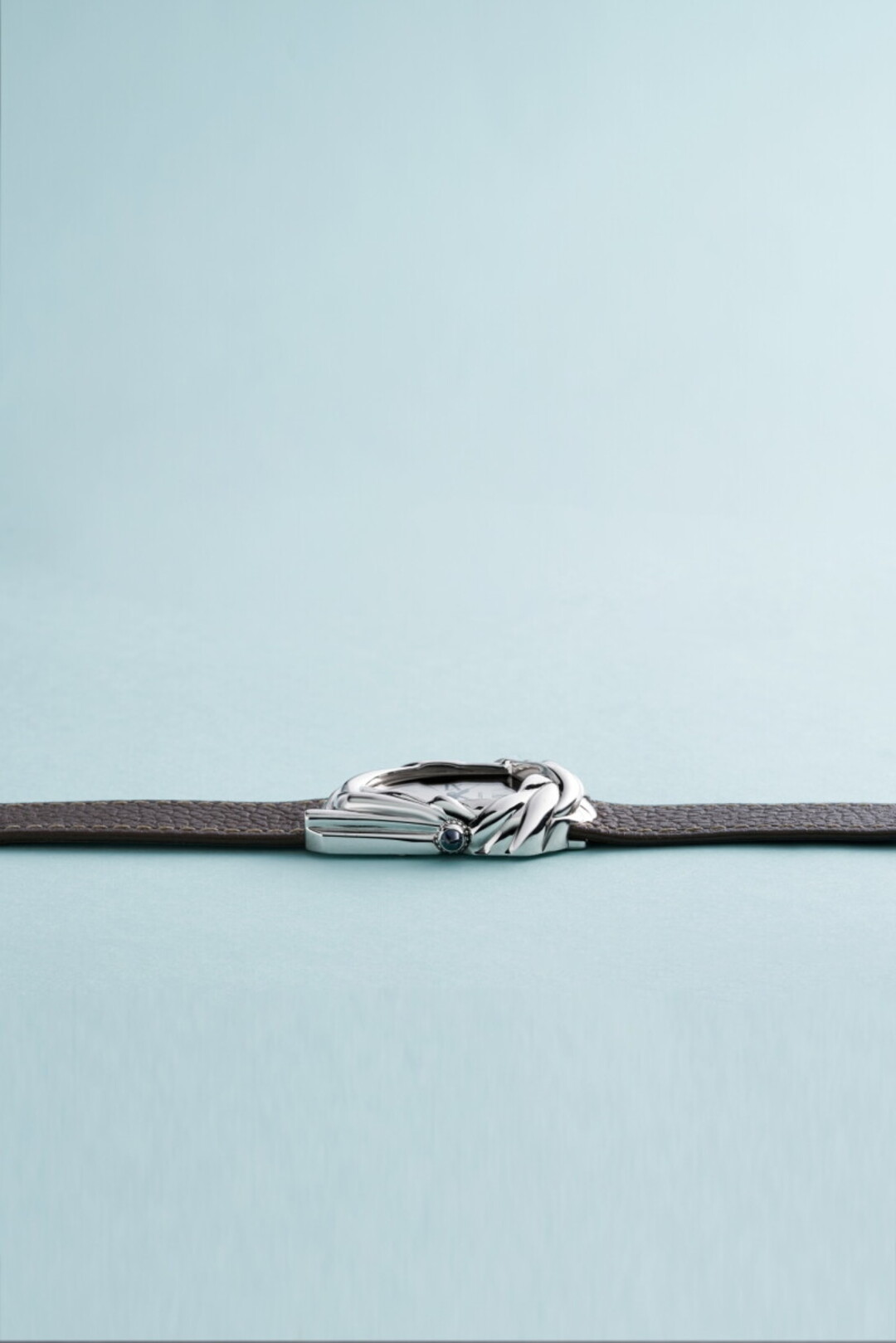 bzvn cartier cheich vang trang sothebys 2026 dau gia (3)