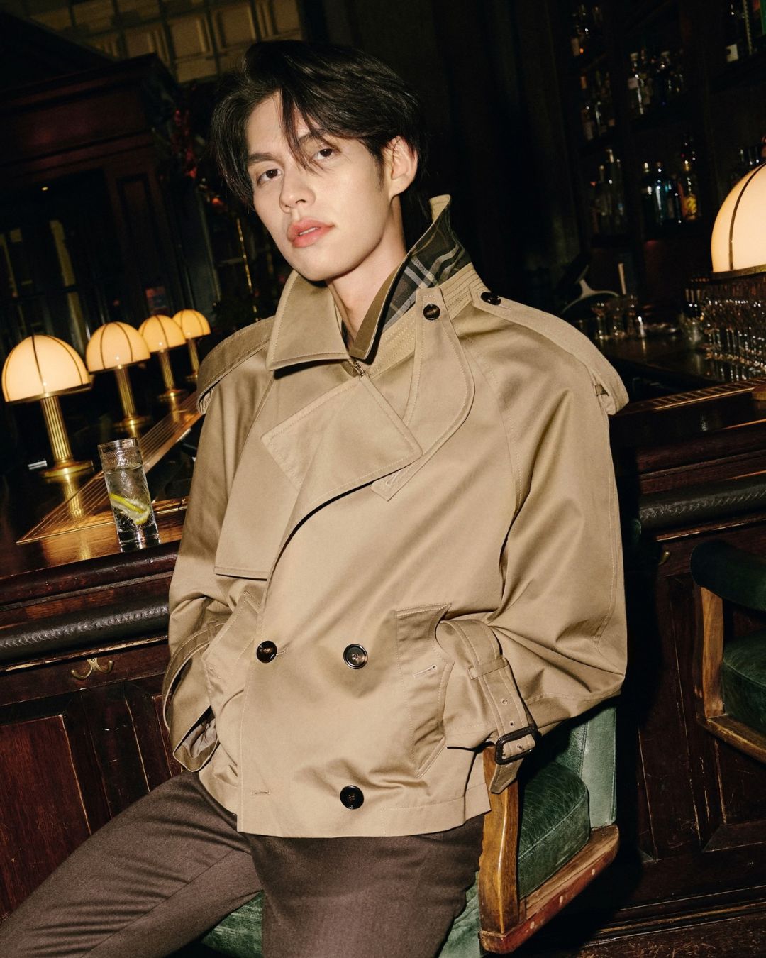 bzvn cropped trench coat ao khoac dang ngan trend thu dong 2026 (3)