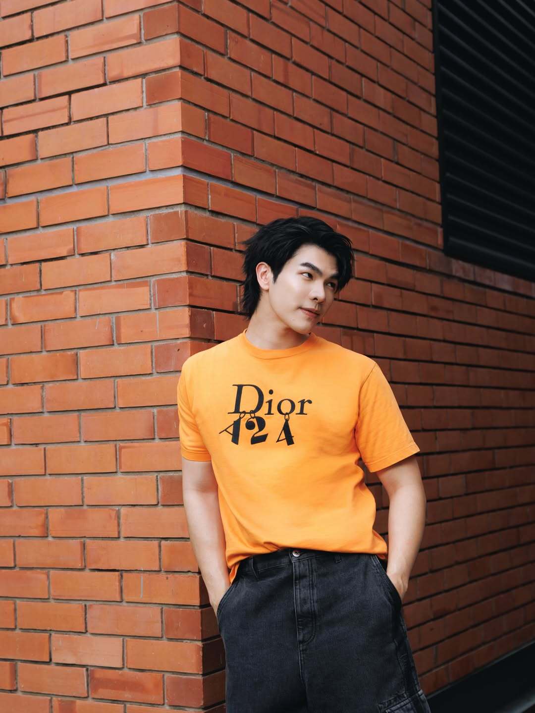“Tủ đồ chung” kết hè của dàn sao là chiếc áo thun Dior A24插图7