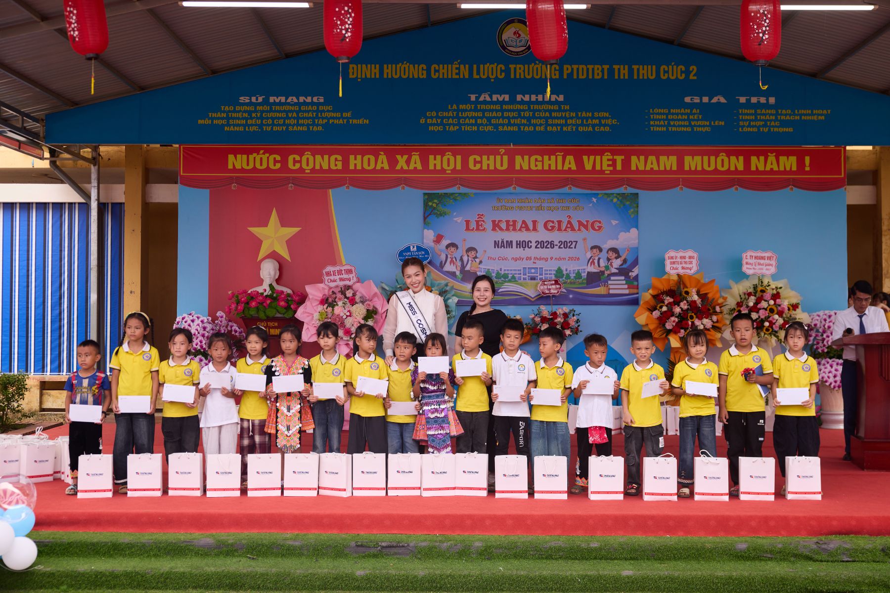 bzvn do cam ly miss cosmo 2026 du an cong dong caravan for youth00003