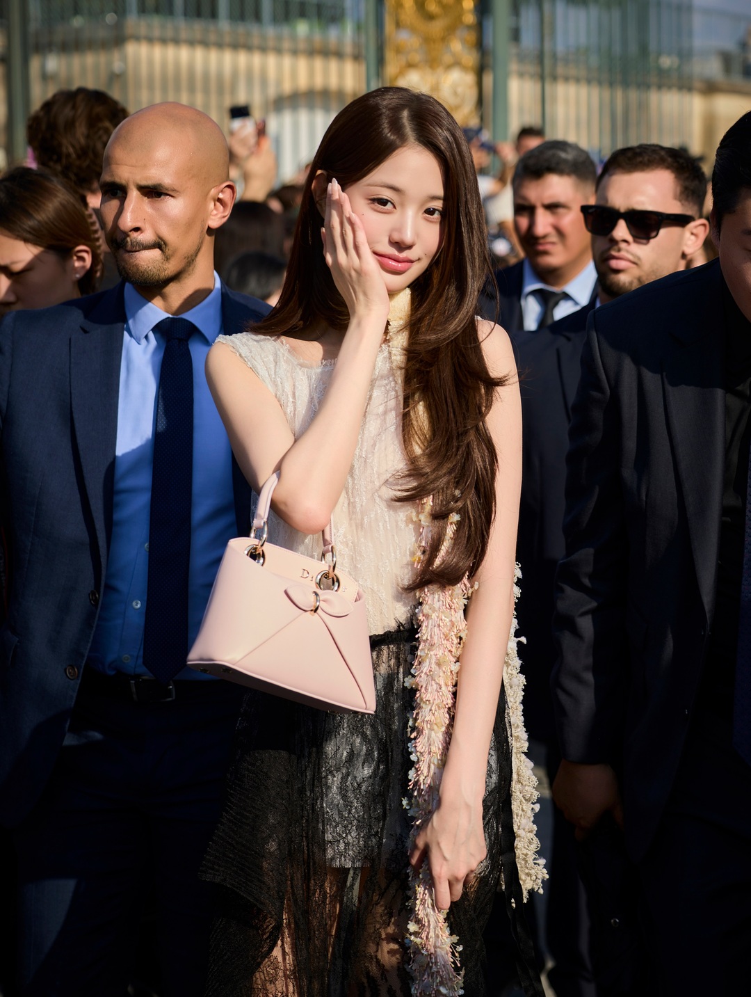 bzvn jang won young dior xuan he 2027 chi tiet thoi trang (2)