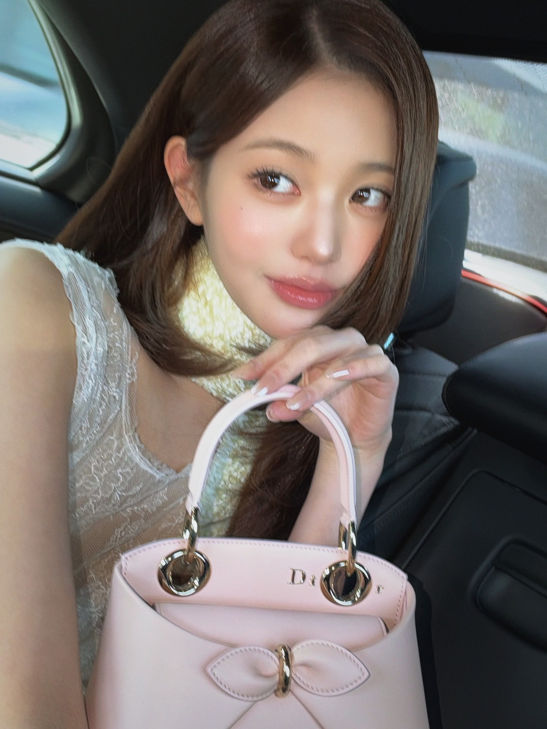 bzvn jang won young dior xuan he 2027 chi tiet thoi trang (5)