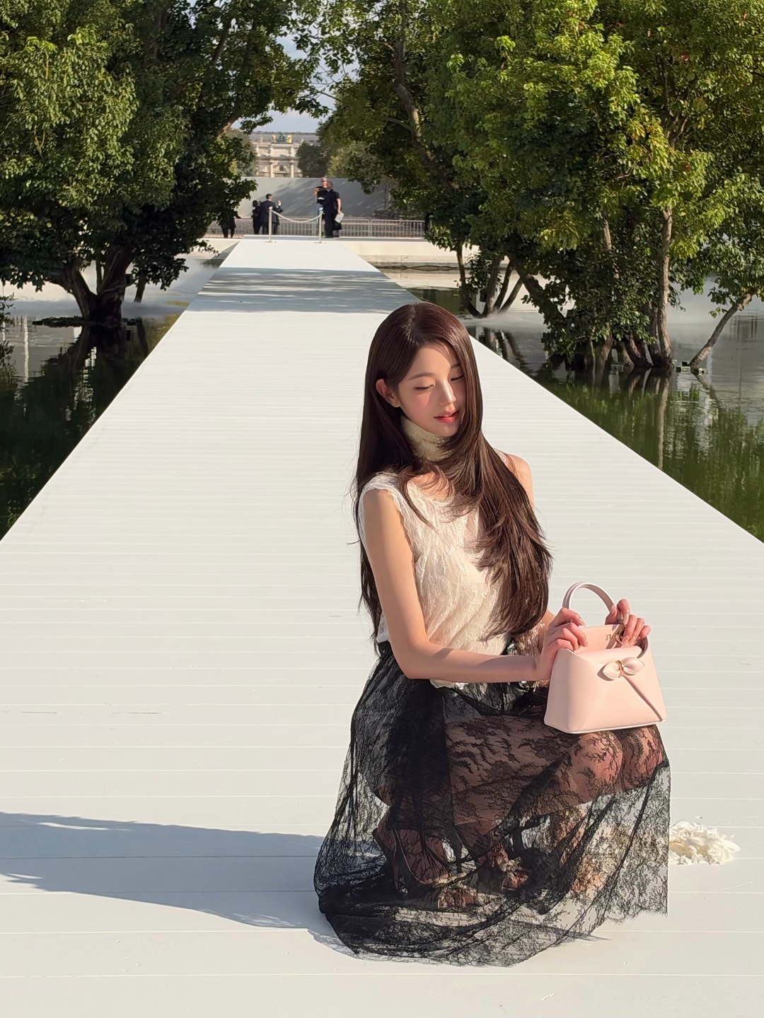 bzvn jang won young dior xuan he 2027 chi tiet thoi trang (7)