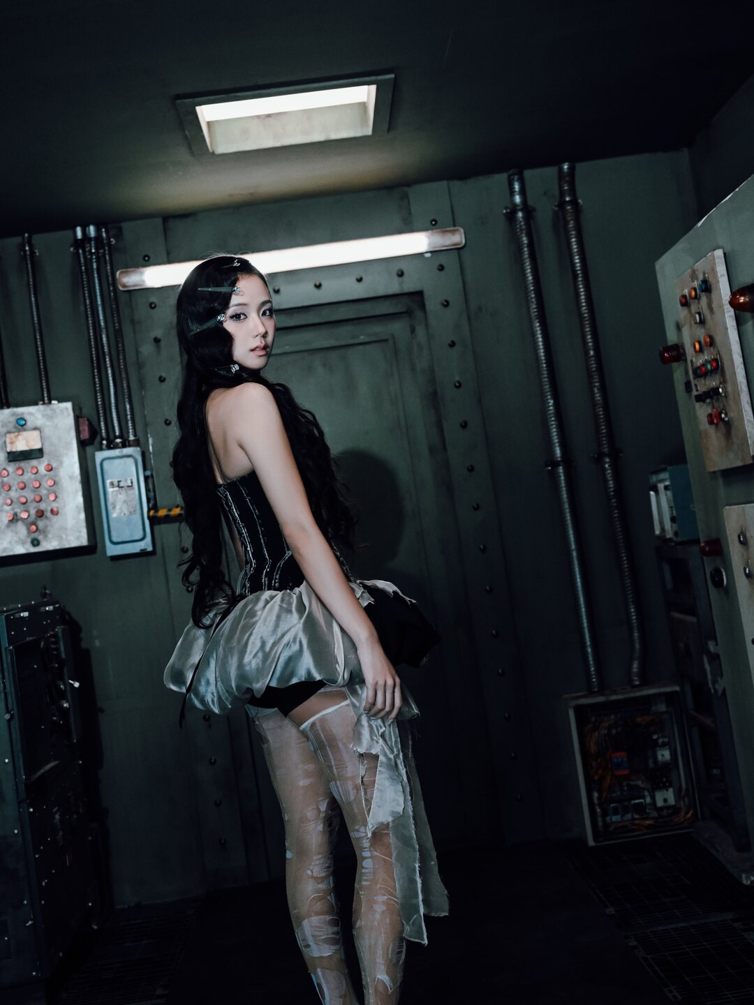 bzvn jisoo mv click thoi trang lsoul la lune00013