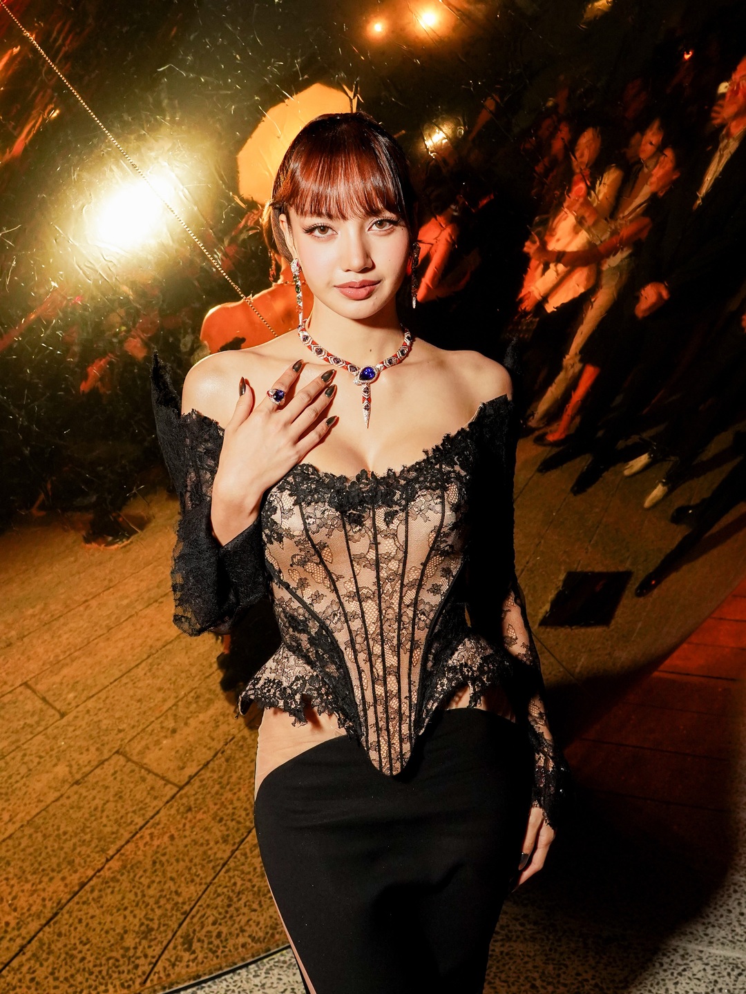 bzvn lisa blackpink bvlgari bulgari new york serpenti infinito (4)