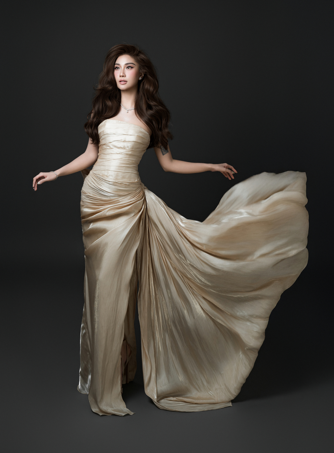 bzvn miss cosmo nguyen hoang phuong linh hoa hau den paris fashion week 2026 (3)