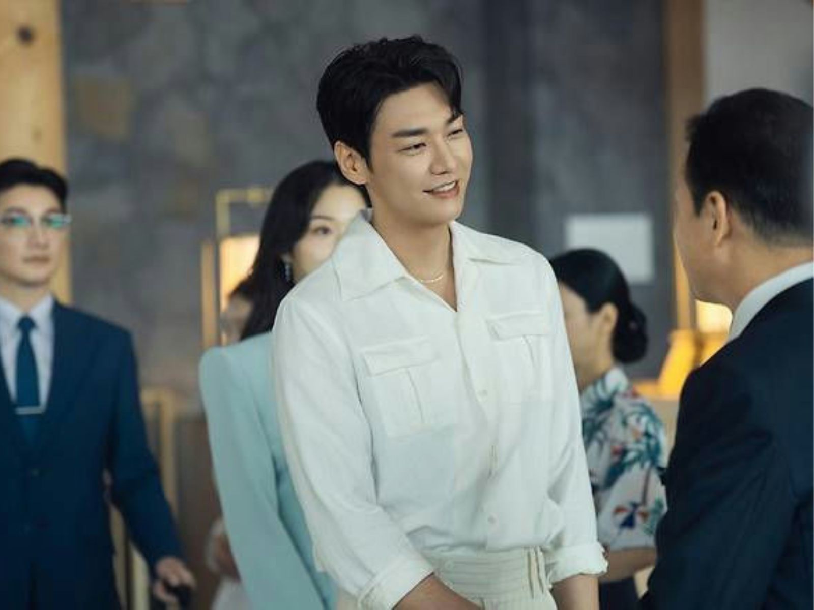 Chae Soo Bin lập hợp đồng “sạc nhịp tim” cùng Kim Young Kwang插图2